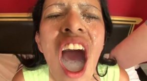 MF女女-鼻涕擤脸！母狗睡梦中被女王揪起来浓痰吐脸鼻涕擤脸，清醒了