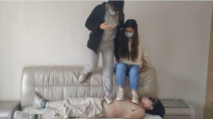 【猫猫大人】和姐姐一起在毯子身上狂跳300下
