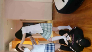 jk学生妹双人骑马，全体重踩踏