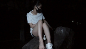 【黑丝诱惑】夜晚室外公园公开刺激调教
