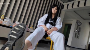 道服萌妹原味袜子踩踹狗挡 pov跺狗脸