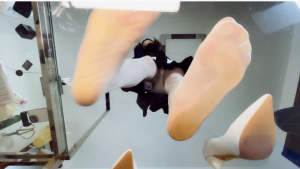 女学妹晓G把我缩小了 GTS 玻璃足底丝袜棉袜POV