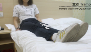 【足下生辉】小雅主人的厕所袜调