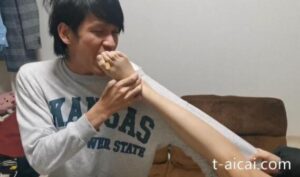 日本JK少女跟她的奴隶生活化调教包含坐脸踩踏足喂食洗脚水丝袜泡茶等等