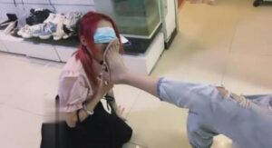 【天津女仆店】母畜-坐脸窒息舔脚舔鞋踩狗头-97LZTD-9292551551