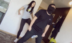 美女运动鞋爆蛋-97LZTD-93413