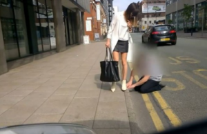 国外美女路人无意识碾踩各种昆虫 O-200402-4-97LZTD-93654.7z