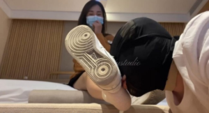 【羽工作室】晨希S：空军一号原味小白袜汗脚调教-97LZTD-93536