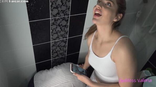 LGF女女-炸了！母狗Lizzy的奶奶被Valeria变成女奴舔厕所！浓痰吐老人家脸上 bf5539-97LZTD-97368