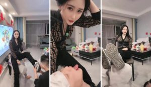 【尤金女皇】三奴-磕头求虐骑狗背舔脏鞋底品尝原味jio-97LZTD-98019