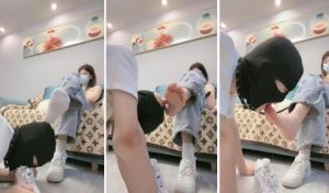 【樱子大人】伺候主人起床-空军一号白棉袜辱骑马转胯踩踏提档-97LZTD-98342