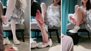 【羌爷】洛丽塔S-白丝踩继父揪耳光近距离恋足舔-97LZTD-98521