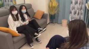 【208少女宿舍】30分钟剧情：宿舍三女主惩罚偷袜子的学长-97LZTD-98608