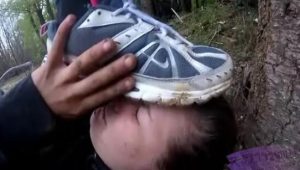 【CUCC-674精彩女女野外调教48分】性感女主野外羞辱女奴踩她 骑马喝泥水 O-810-97LZTD-99133