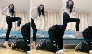 【森森老师】狂抽耳光高跟踩虐皮鞭鞭打跪舔裸足【完整版】-97LZTD-99282