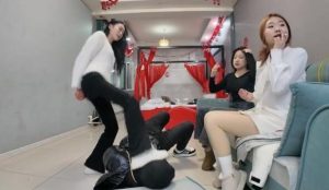 校园暴力之无理由群殴-97LZTD-99468