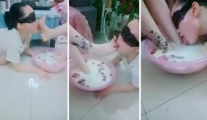 【女慕乐】母畜-伺候主人沐足-恋足狂舔喝洗脚奶-97LZTD-99610