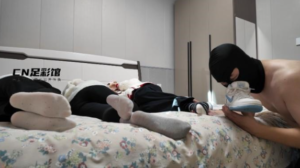 【CN足彩馆】床下伺候素人午休舔臭脚-97LZTD-35668