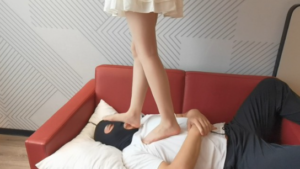 女高萝莉鞋踩头-97LZTD-35737