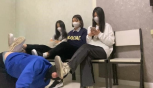 三个素人女孩的人体擦鞋机-97LZTD-8344776