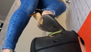 自购首发（关于我的舌头被老板娘的高跟鞋底们征用的那档子事）-97LZTDGXFC-000003132702227