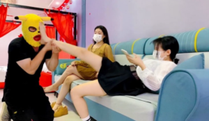 【精神小妹】超暴力！惩罚偷女学生鞋的老师2-重度-97LZTDGXFC-000003132703727