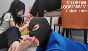 『chnnsct1818』兄妹一起服侍女学生-97LZTDGXFC-000003132704322