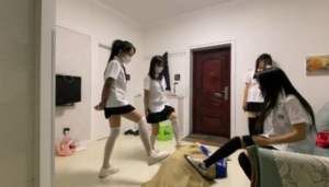 校园霸凌之高中小妹暴力踢打狂虐打小报告的臭M-97LZTDGXFC-000003132704487
