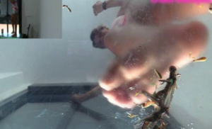 natasha裸足玻璃茶几踩昆虫-97LZTDGXFC-00000313271870