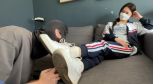 【念安工作室】大三职业学姐调教新来的小奴-97LZTDGXFC-00000313271937