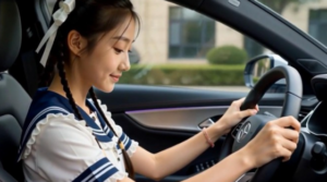 JK少女将缩小人放在油门刹车上猛踩-97LZTDGXFC-00000313272940
