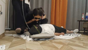 精神小妹四人暴力真实殴打贱狗棉袜圣水口水羞辱-97LZTDGXFC-00000313272942