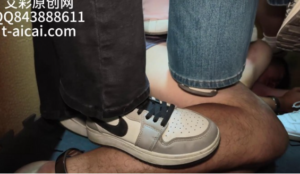『chnnsct1818』物化无意识踩踏-97LZTDGXFC-00000313273029