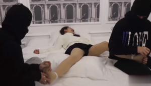 忽悠美女痒度测评二全集 -想逃走被抓回挠到晕-97LZTDGXFC-00000313273209