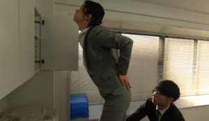 女上司誘惑に童貞部下が暴発寸前-97LZTDGXFC-000003132732944