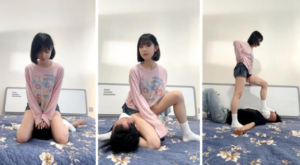 【猴哥】牛仔短裤坐脸-白袜踩-97LZTDGXFC-000003132732957