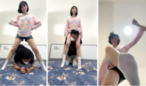 【猴哥】牛仔短裤坐脸-白袜踩-97LZTDGXFC-000003132732957