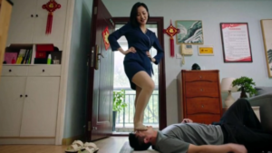 跪迎上门按摩技师!跪地磕头给技师小姐姐的丝袜和凉拖去汗除臭-97LZTDGXFC-00000313273319227