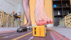 【GTS VR】巨大黑丝帆布鞋少女践踏入鞋-97LZTDGXFC-00000313273319253
