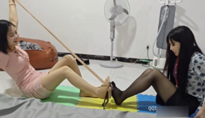 C4165 - 安然俩小姐姐丝袜脚夹踩吐2牛蛙-97LZTDGXFC-00000313273319306