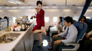 民航空姐臭丝袜脚暴踩冒犯她的乘客！空姐两天没换的臭丝袜踩脸除臭熏到求饶-97LZTDGXFC-000003132733193811