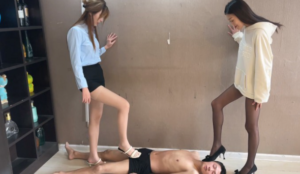 『超S·联盟』性感姐妹圣水调教-97LZTDGXFC-000003132733193920